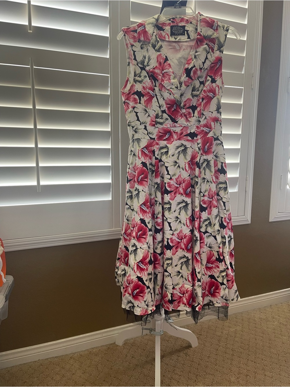 Hearts & Roses Dress - Picture 5 of 6